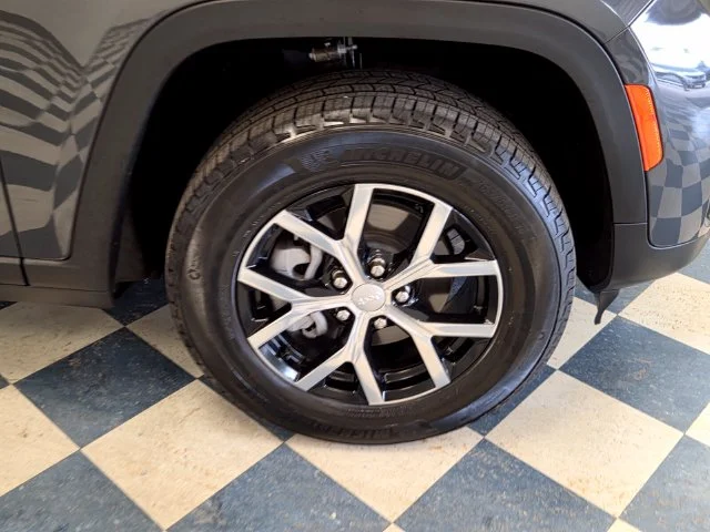 Used 2025 Gray Jeep Limited image 11