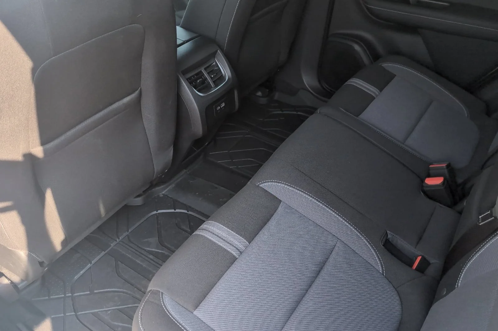 Used 2024 Summit White Chevrolet 2LT image 13