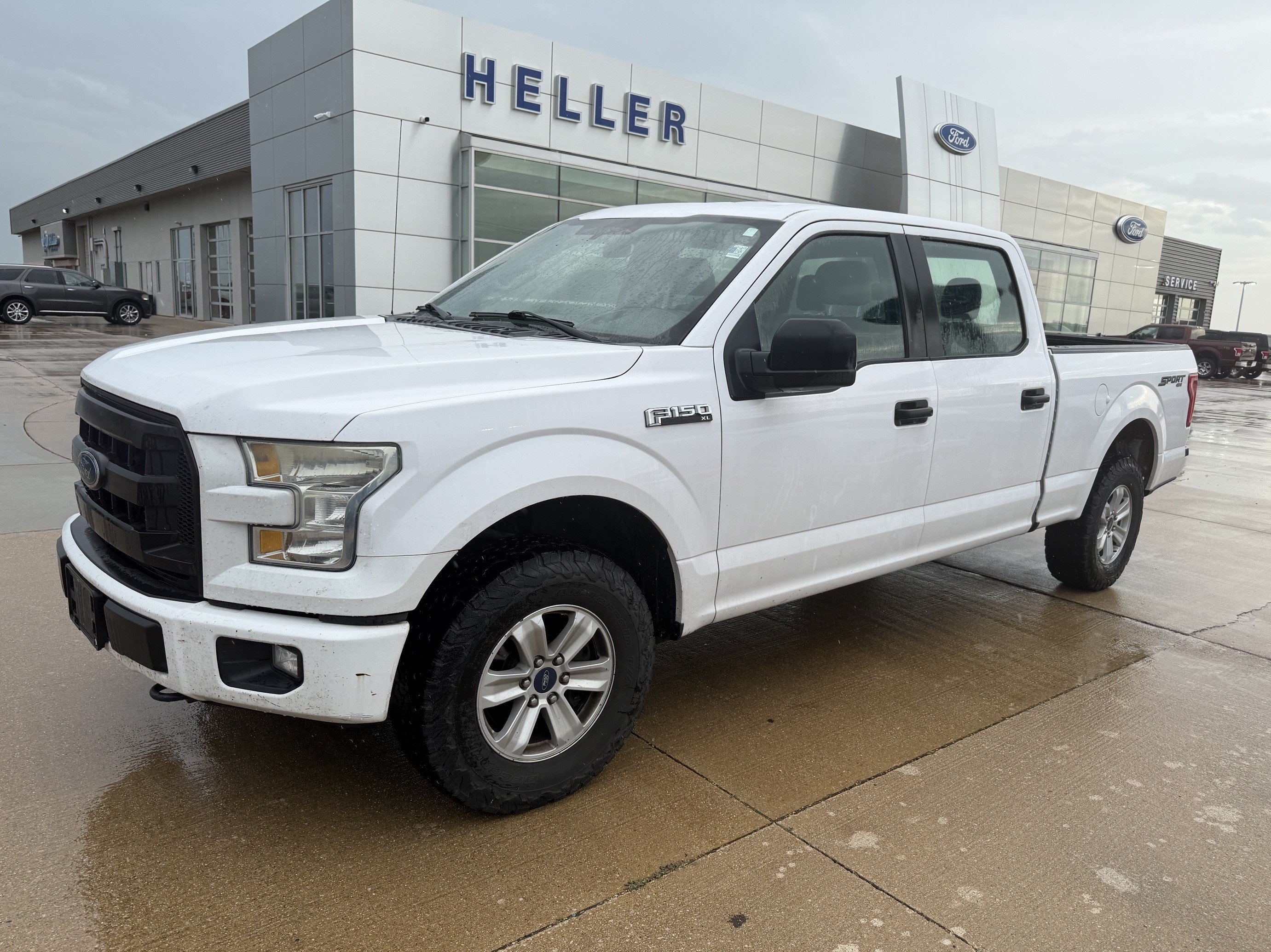 Used 2015 Oxford White Ford XL image 3