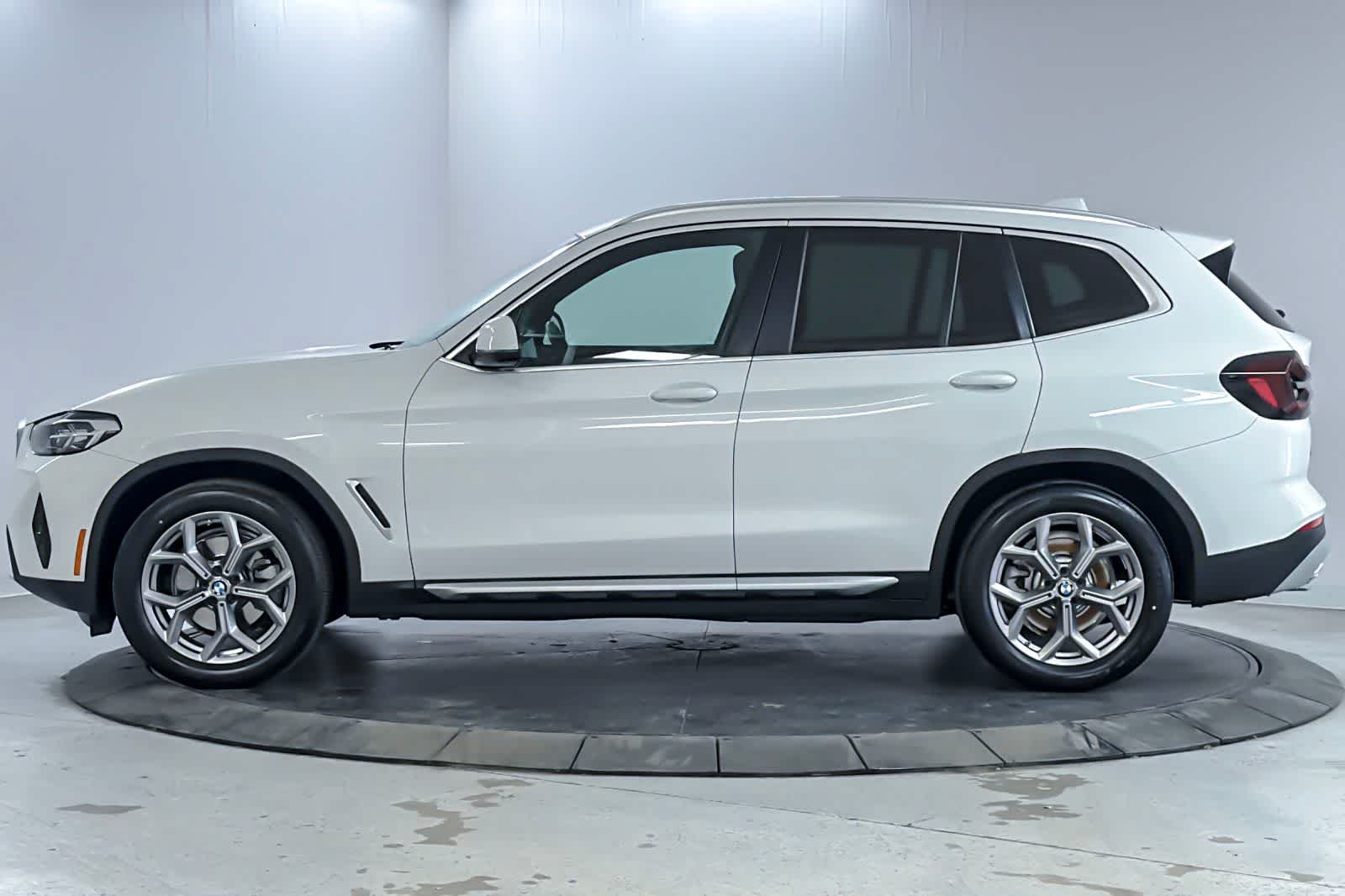 Certified Used 2024 Alpine White BMW xDrive30i image 5
