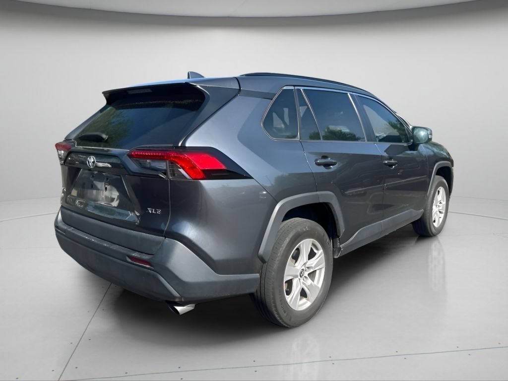 Used 2021 Magnetic Gray Metallic Toyota XLE image 5