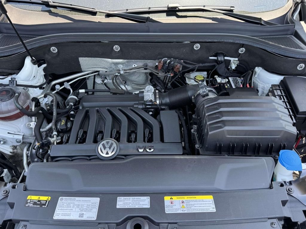 Used 2023 White Volkswagen 3.6L V6 SE w/Technology image 13