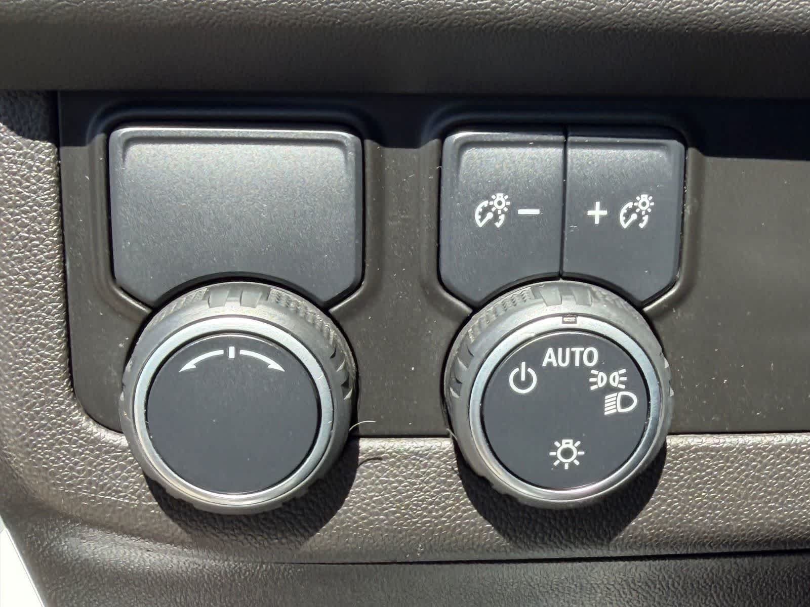 Used 2021 Summit White Chevrolet LT image 18