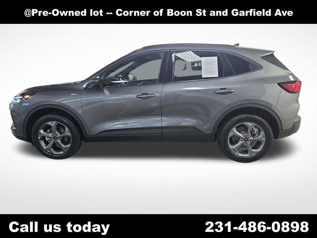 Used 2025 Gray Ford ST-Line Select image 3