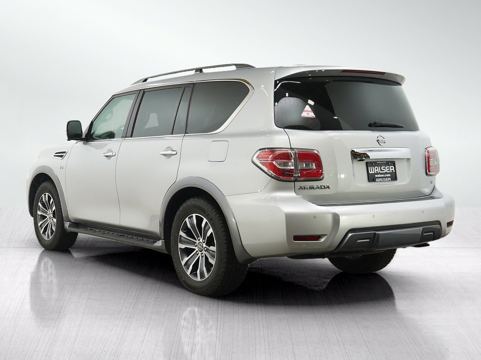 Used 2019 Brilliant Silver Metallic Nissan Sl image 3