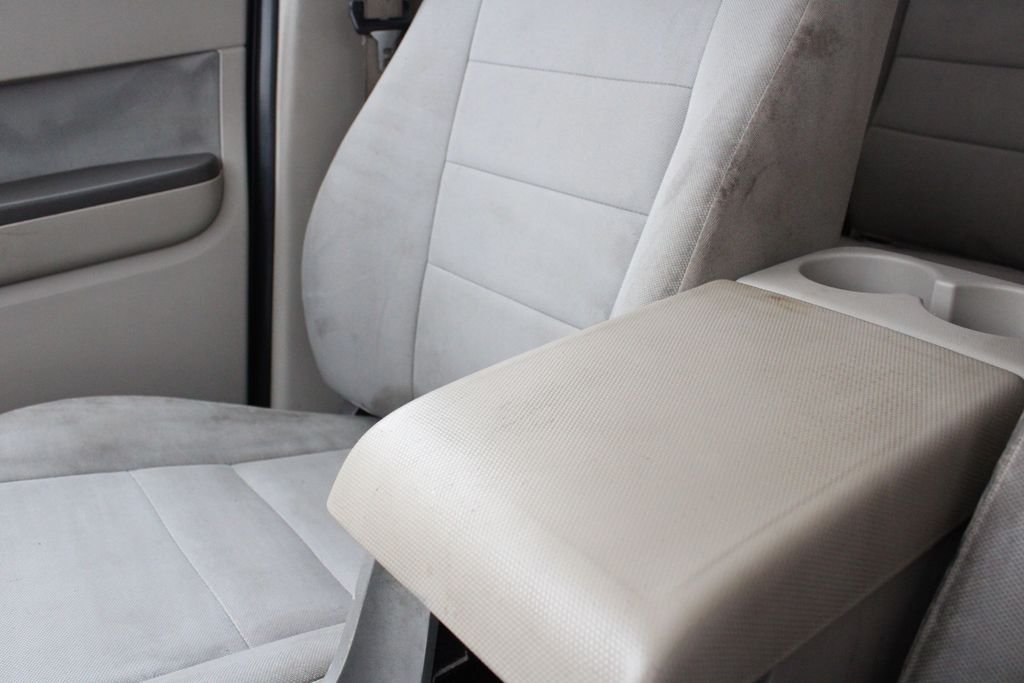Used 2010 Black Ford XLT image 16