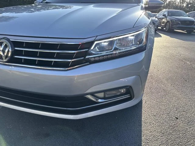 Used 2018 Silver Volkswagen 2.0T SE image 10