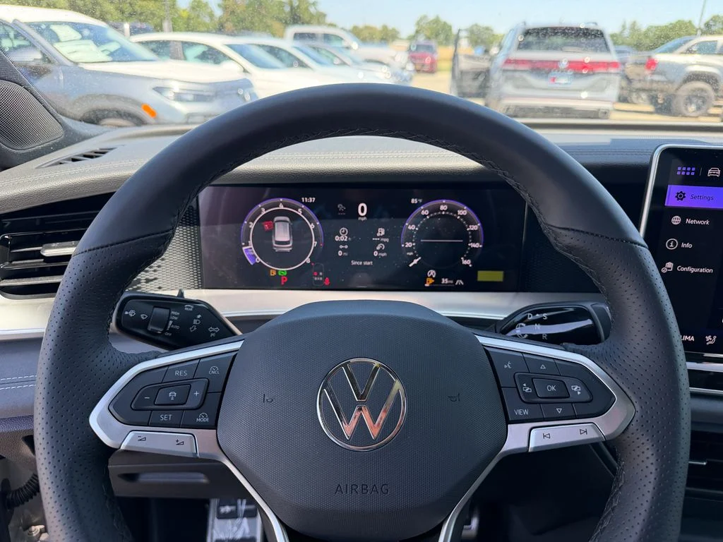New 2026 Sandstone with Deep Black Roof Volkswagen 2.0T SE R-Line Black image 15