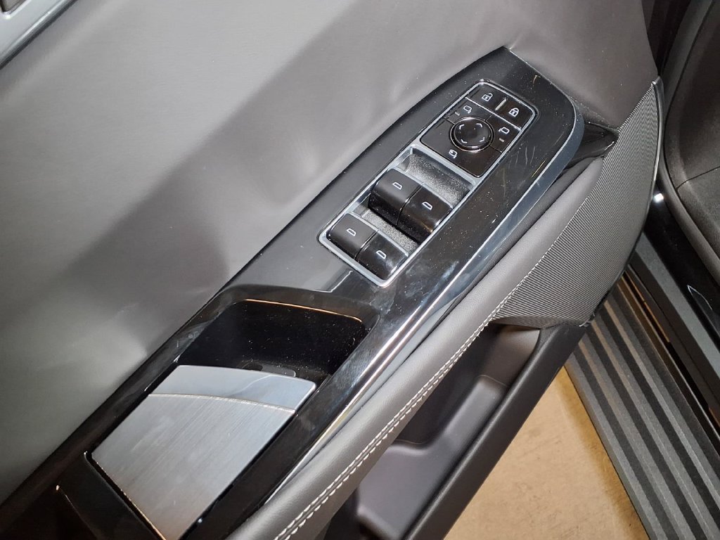 2026 Cadillac Escalade ESV Platinum Sport - Photo 16
