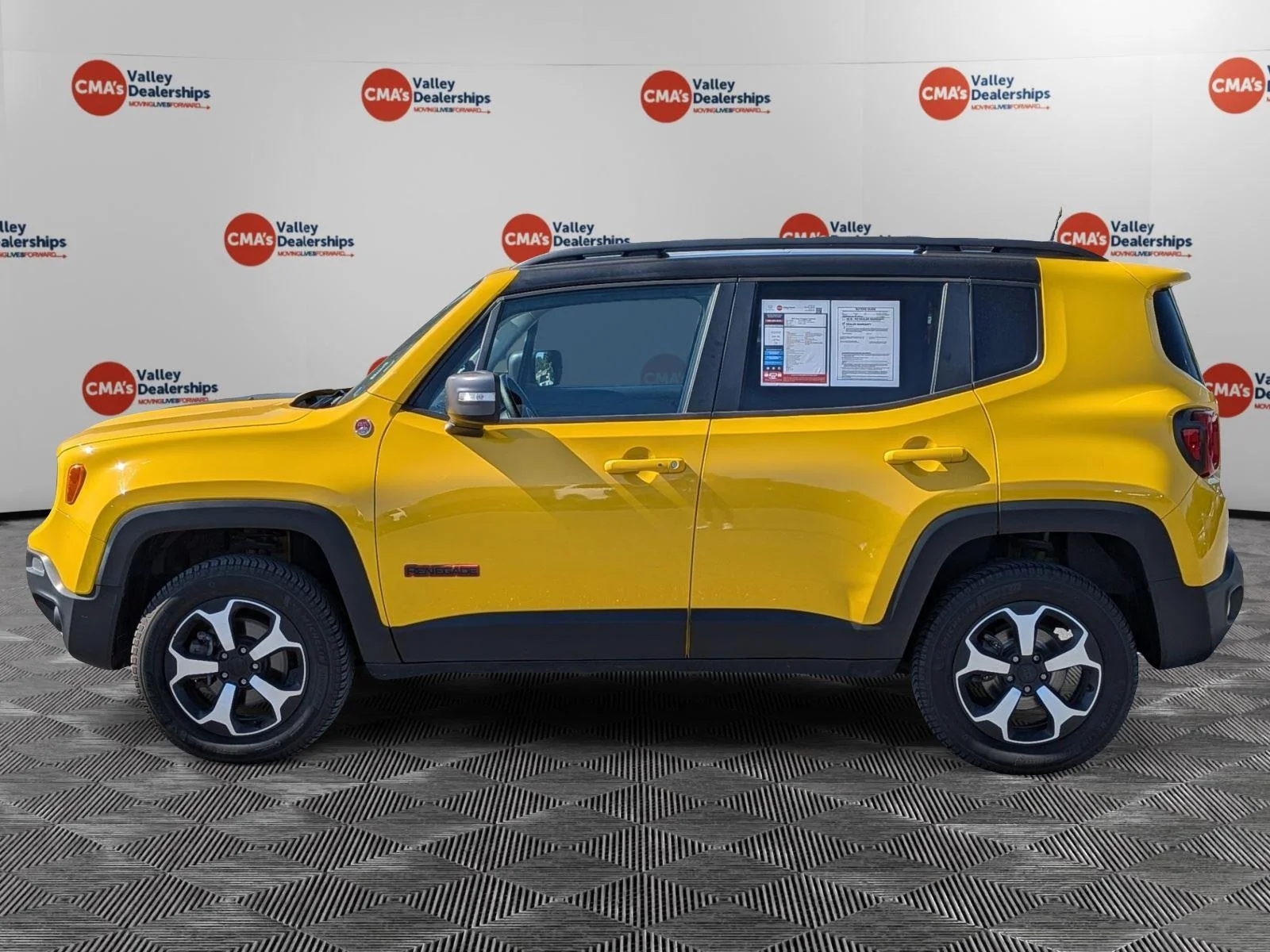 Used 2019 Solar Yellow Clearcoat Jeep Trailhawk image 8