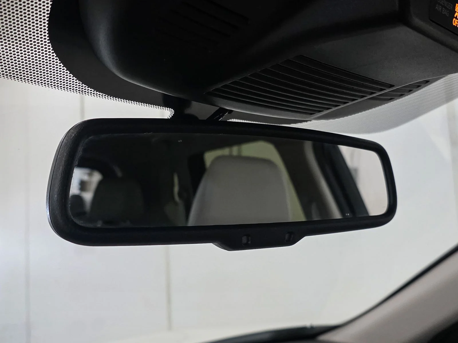 Used 2023 White Nissan SL image 31