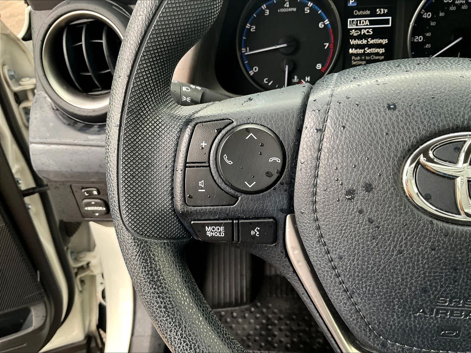2017 Toyota RAV4 LE - Photo 13