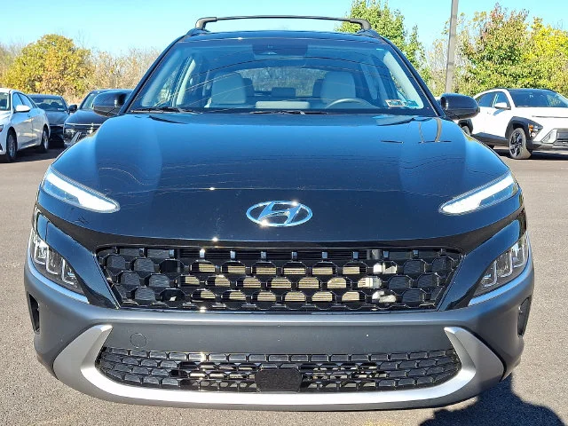 Used 2023 Black Hyundai Limited image 2