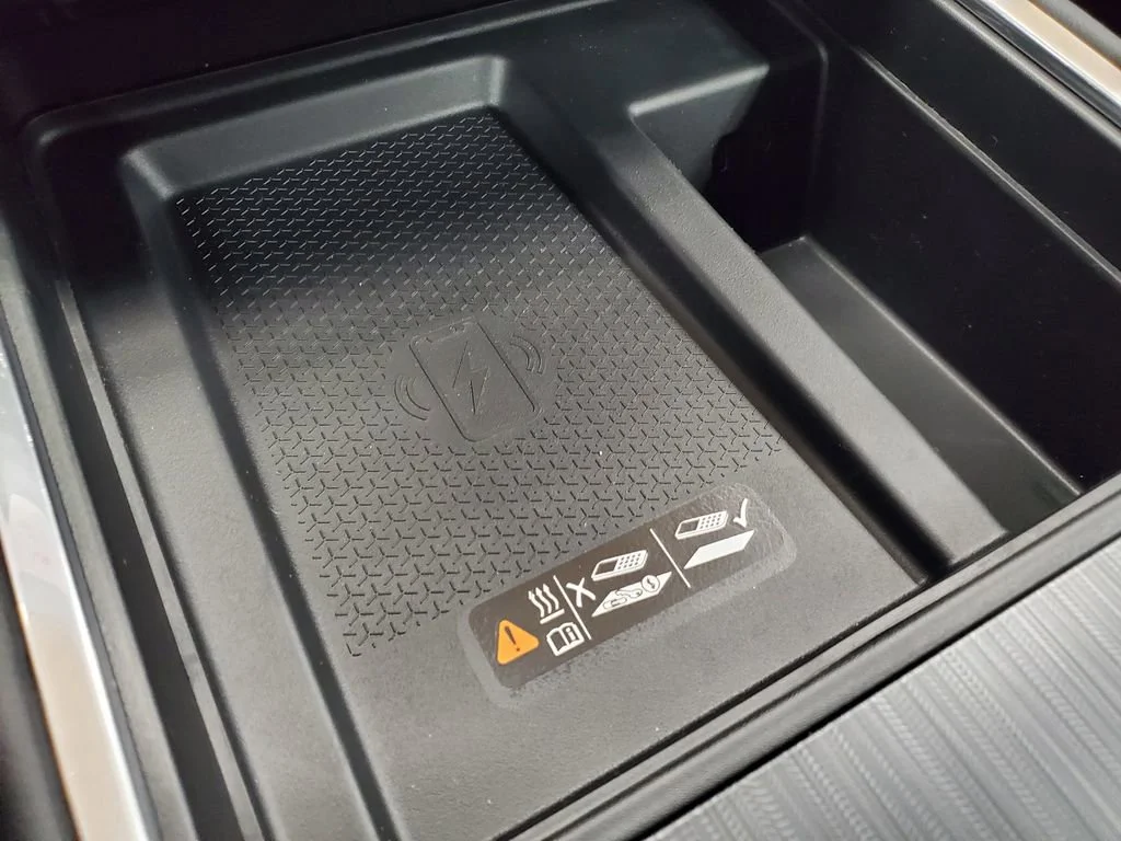 New 2026 Summit White GMC Elevation image 24