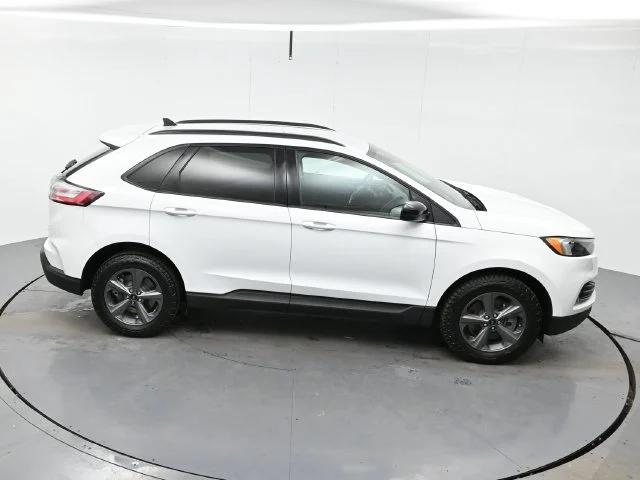 Used 2024 Oxford White Ford SEL image 39