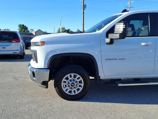Used 2025 Summit White Chevrolet LT image 21