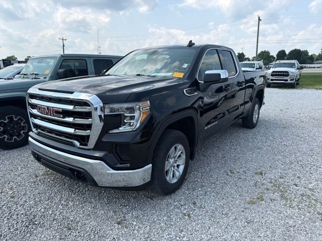Used 2021 Black GMC SLE image 2