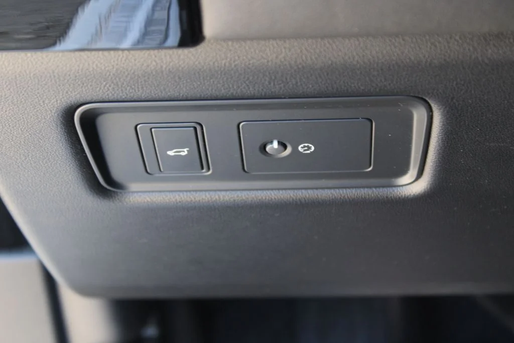 Used 2020  Land Rover Supercharged image 30