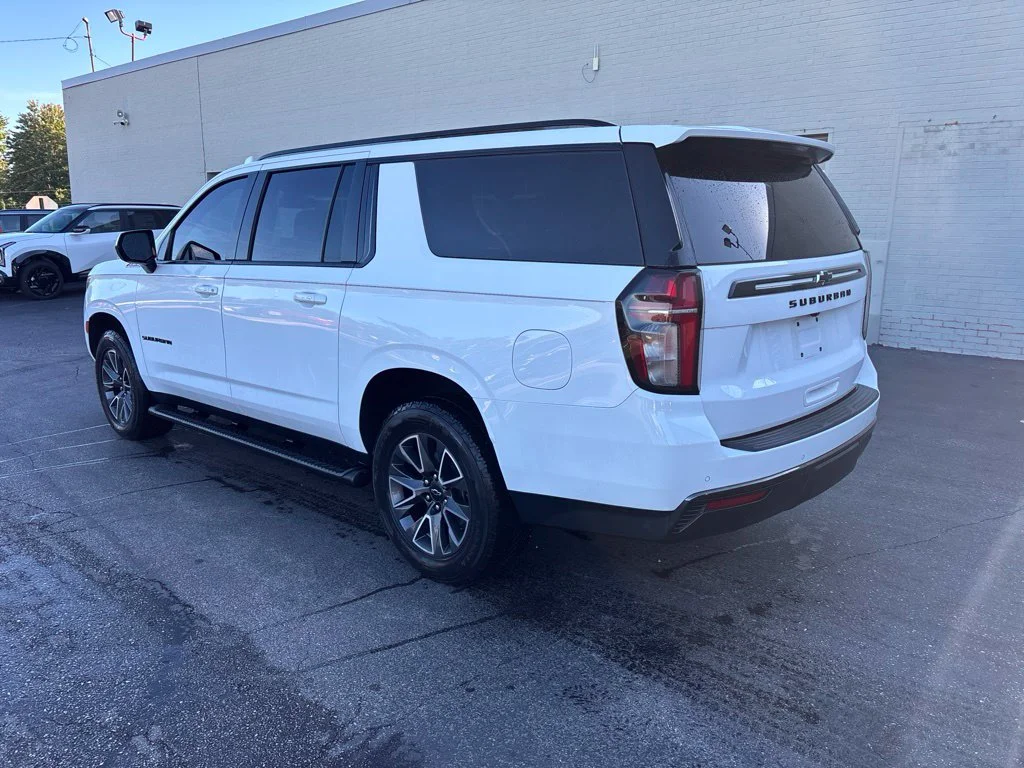 Used 2021 Summit White Chevrolet Z71 image 6
