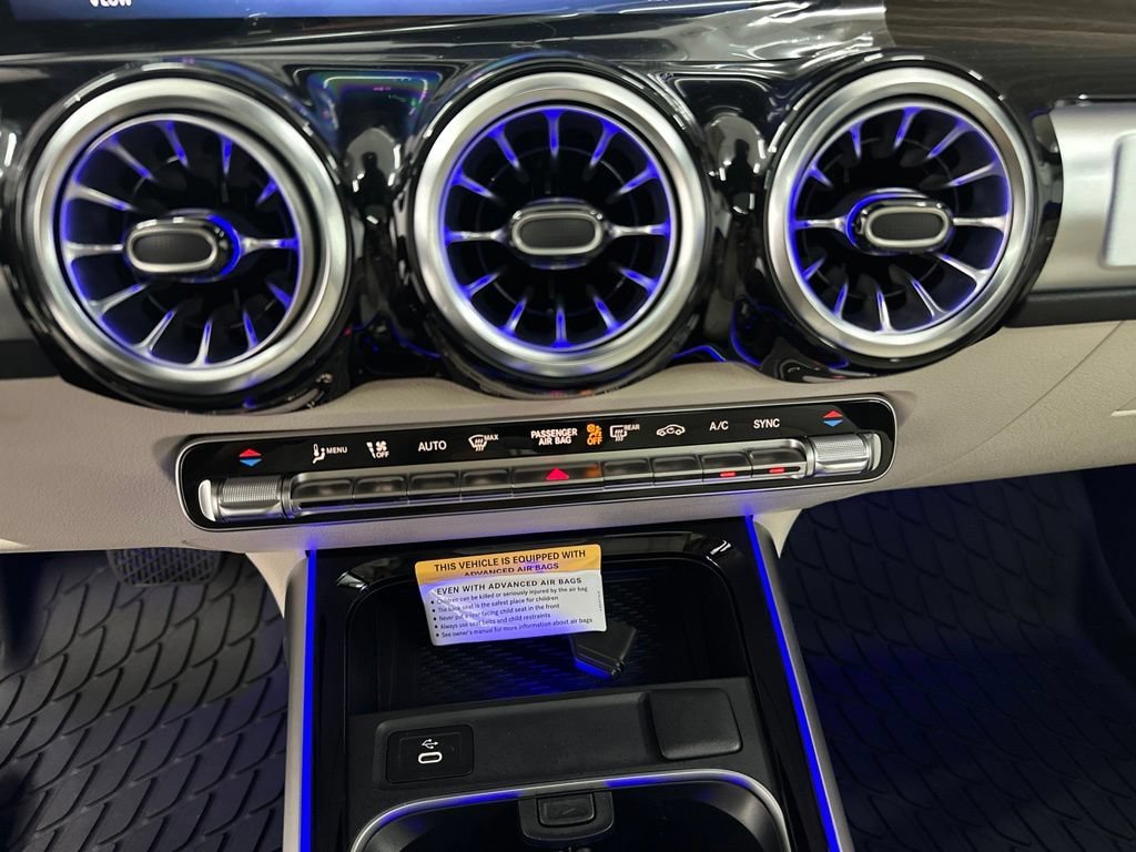 New 2026 Polar White Mercedes-Benz GLB 250 image 50