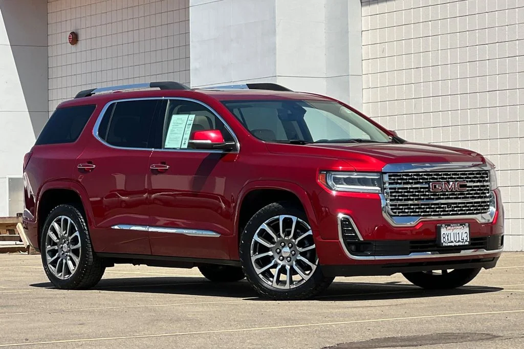 Used 2022 Red GMC Denali image 2