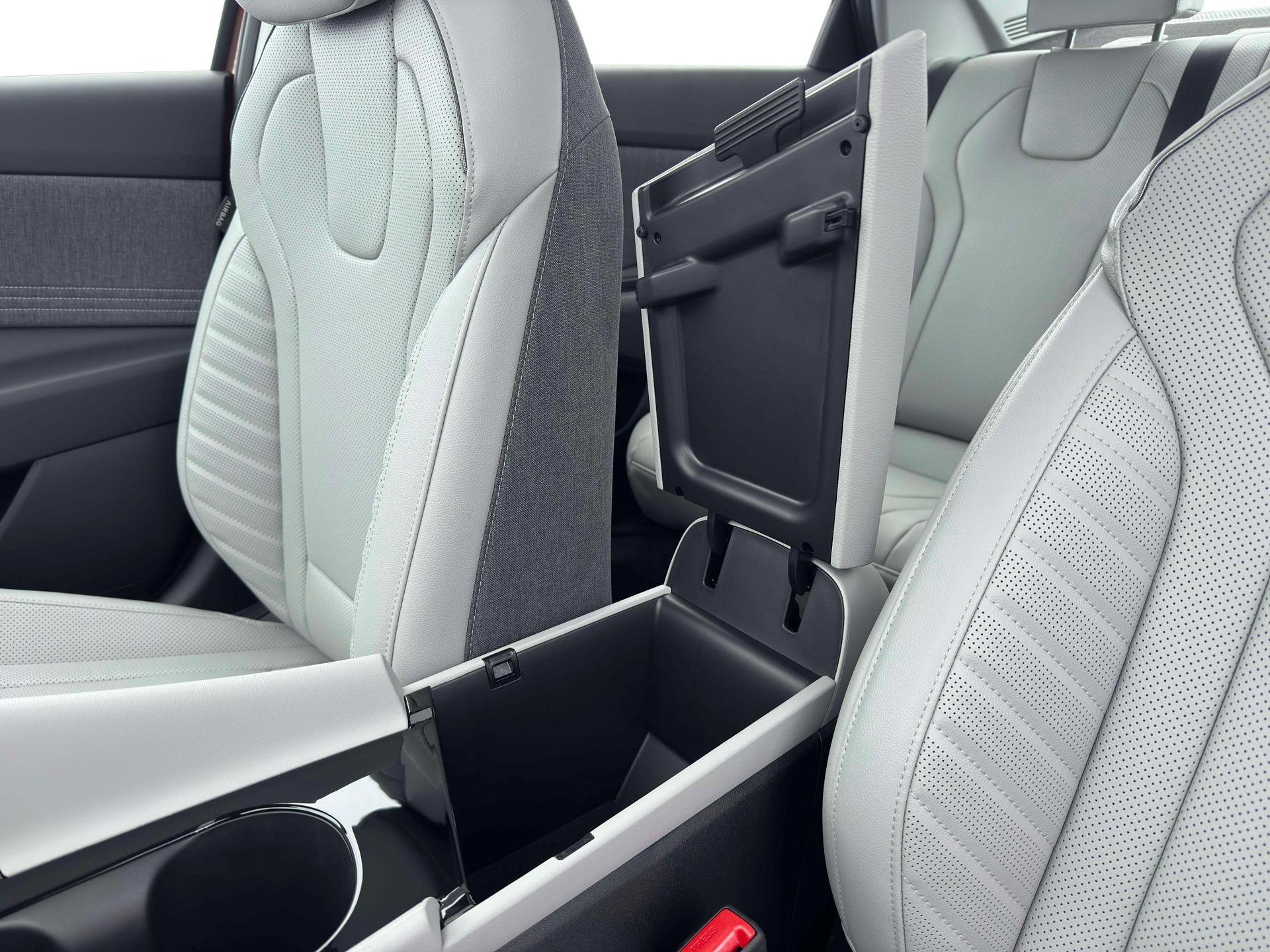 New 2026 Serenity White Hyundai Limited image 18