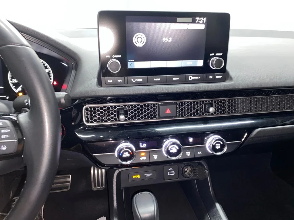 Used 2024  Honda Sport image 19