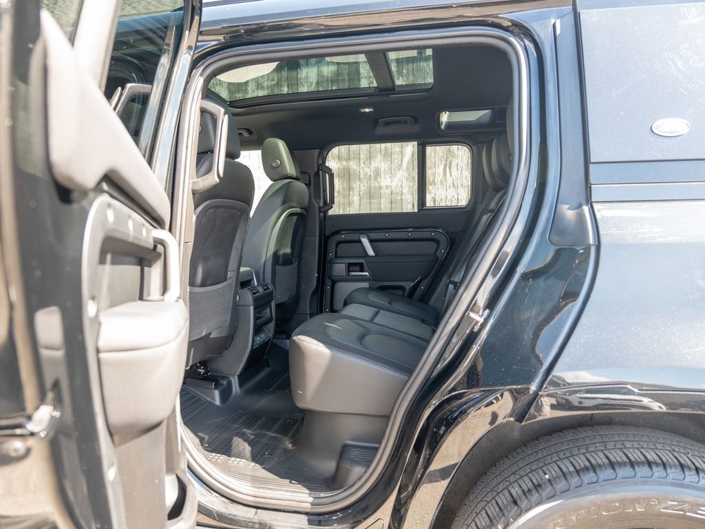 2023 Land Rover Defender X-Dynamic SE - Photo 34