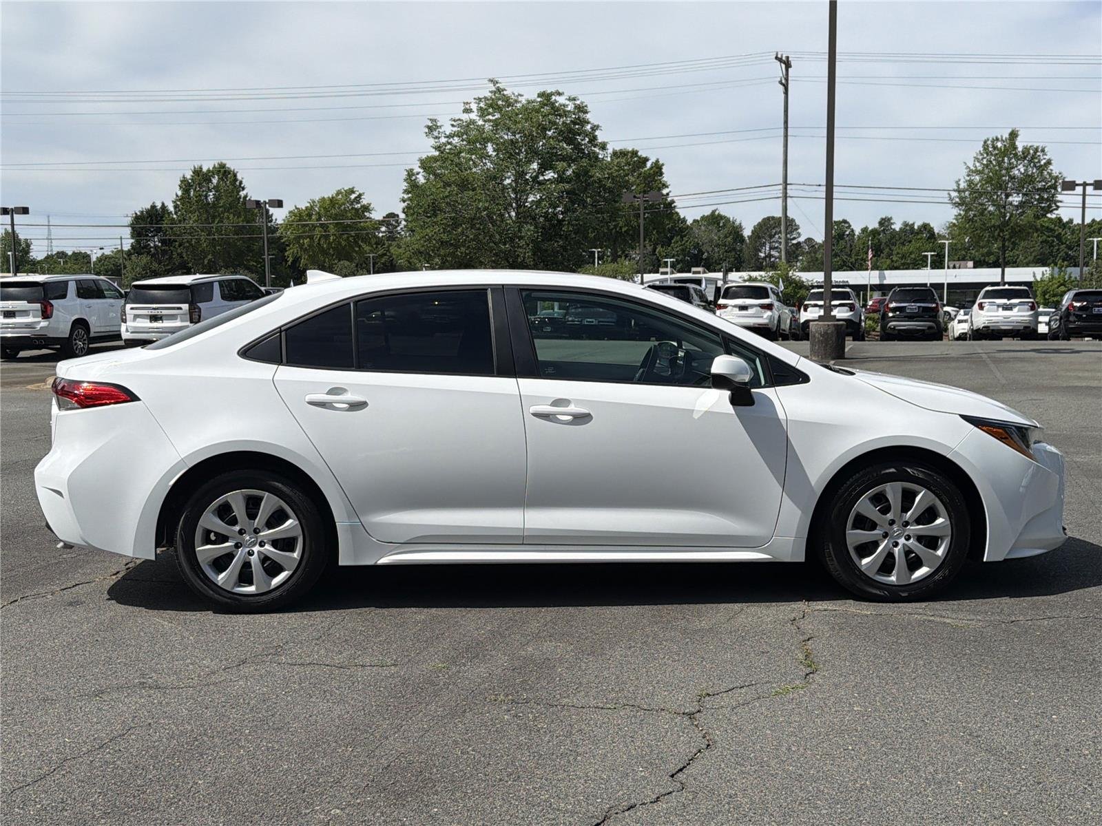 Used 2023 Ice Cap Toyota LE image 29