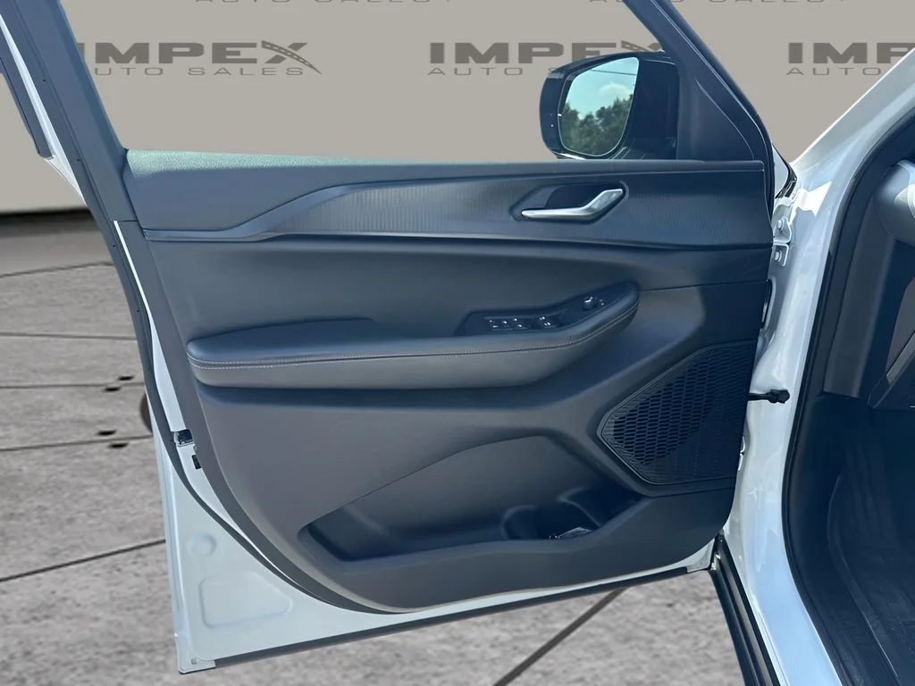 Used 2024 White Jeep Altitude X image 17