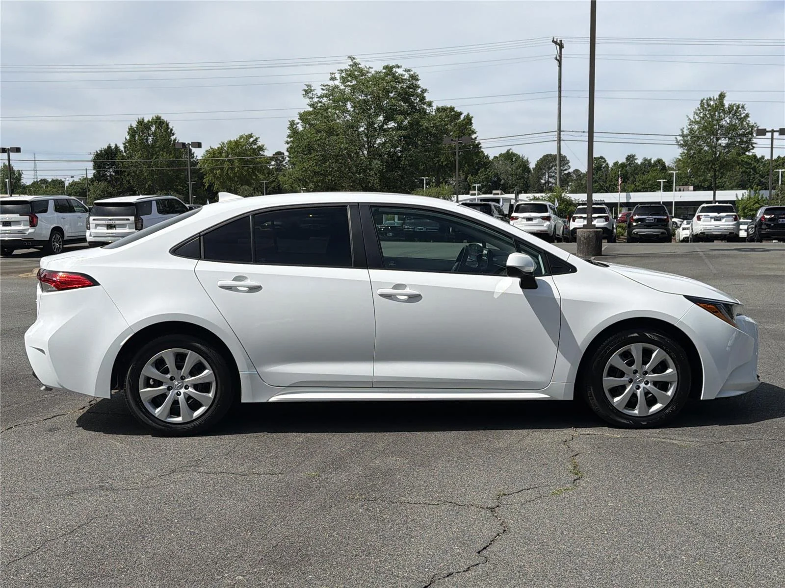 Used 2023 Ice Cap Toyota LE image 29