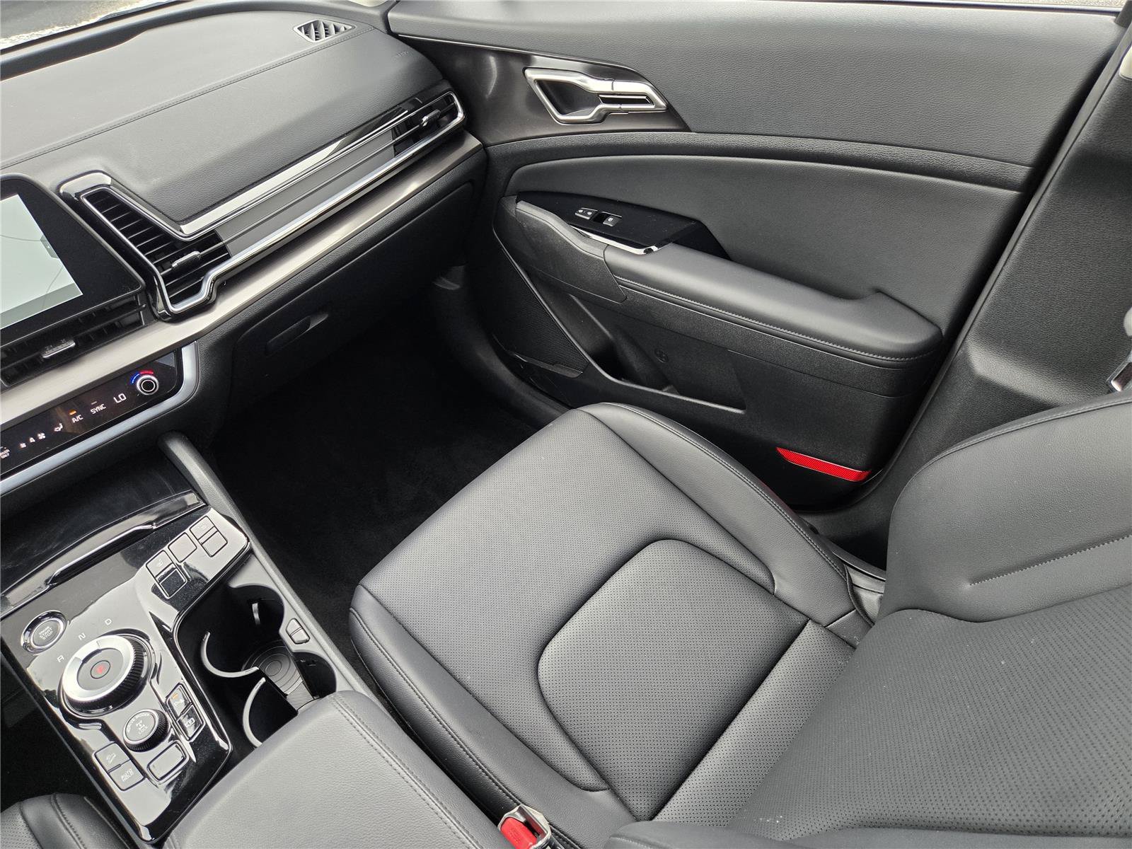 Used 2025 Snow White Pearl Kia EX image 14