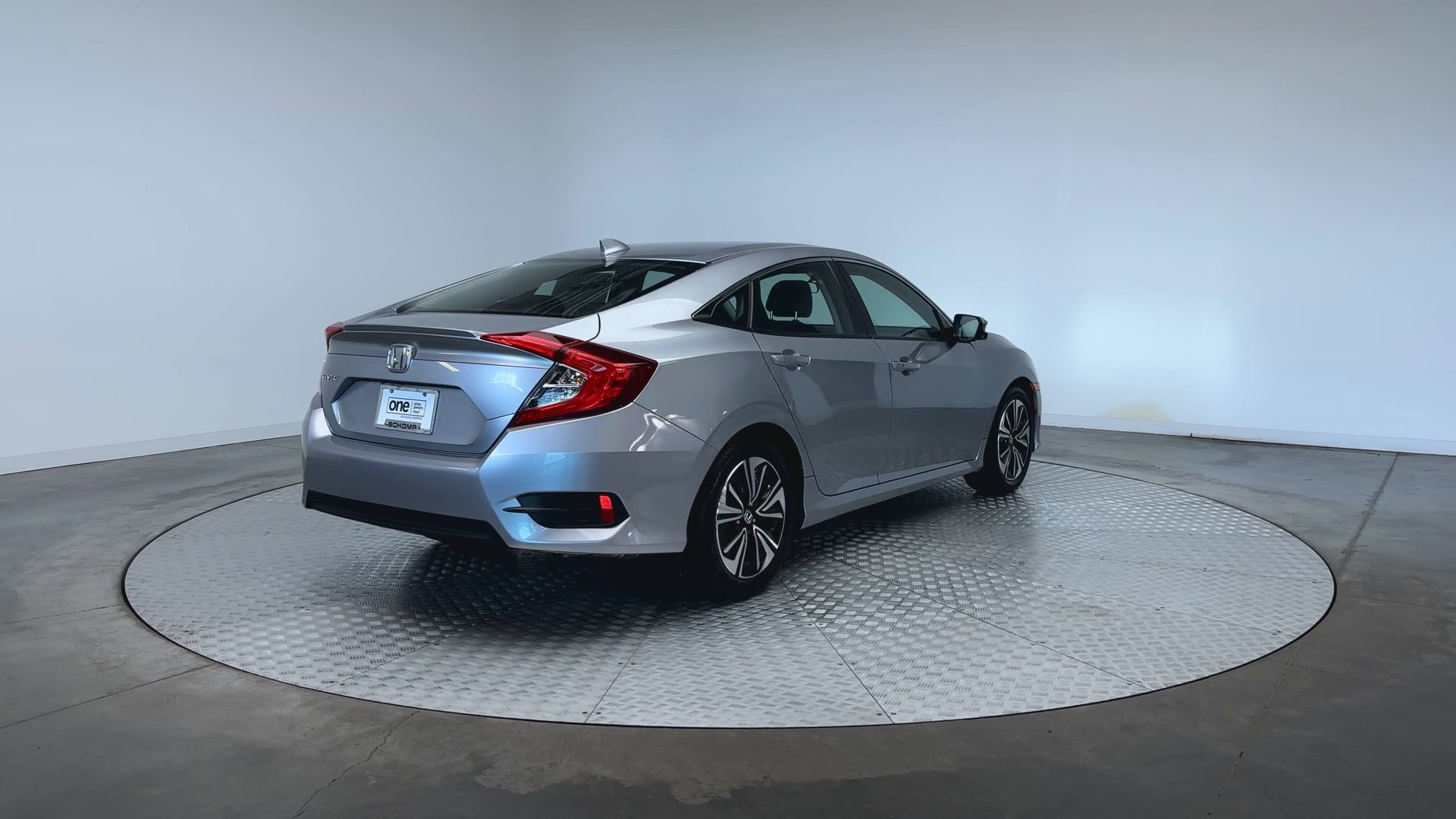 Used 2018 Lunar Silver Metallic Honda EX-T image 8