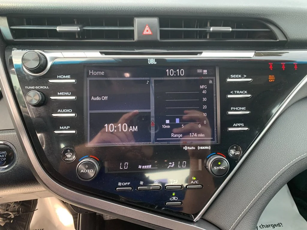 Used 2018 Gray Toyota XSE V6 image 19