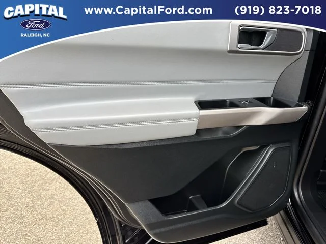 Used 2023 Black Ford XLT image 17
