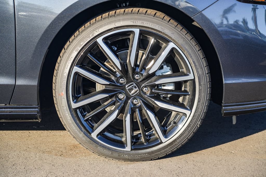 New 2026 Meteorite Gray Metallic Honda Touring image 11