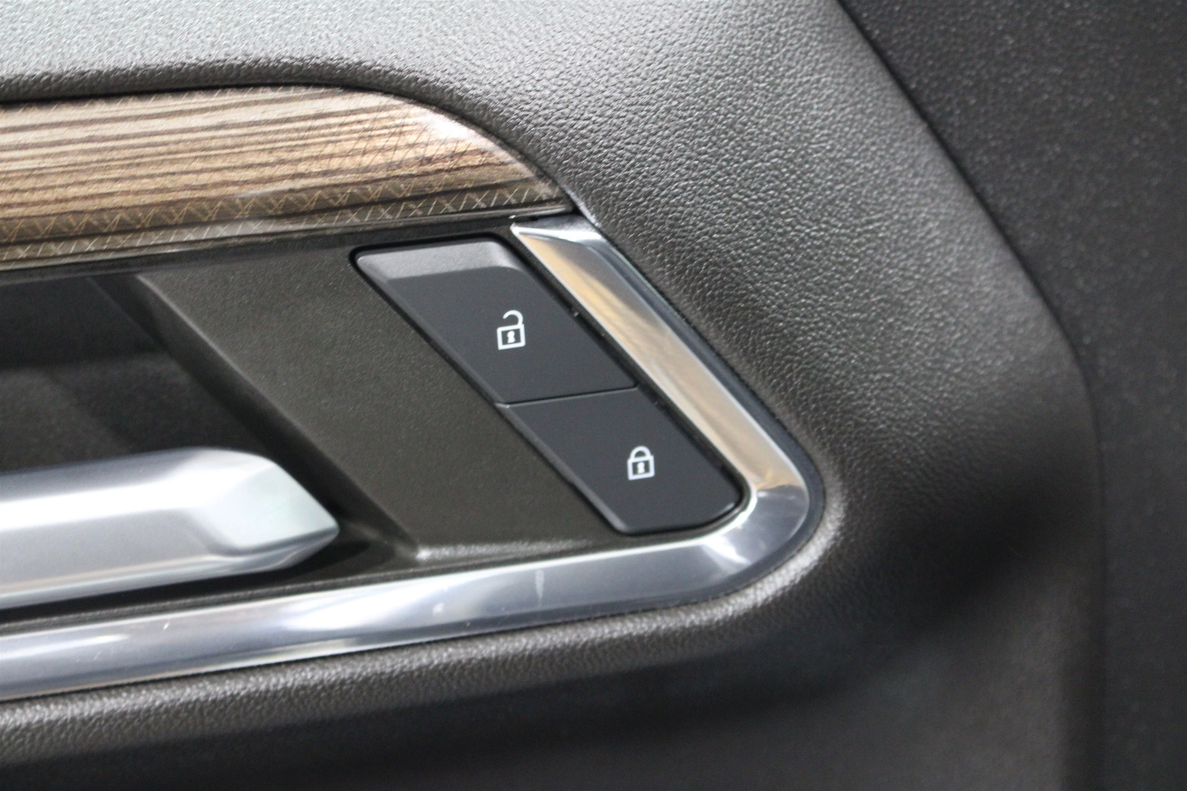 2023 Chevrolet Silverado 1500 RST - Photo 8