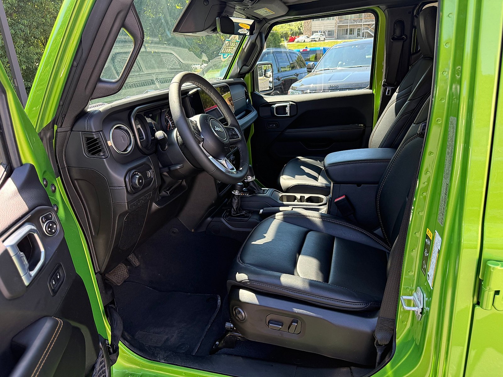 Used 2026 Mojito Clearcoat Jeep Sahara image 10
