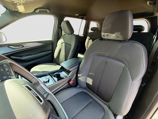 New 2026 Bright White Clearcoat Jeep Laredo image 21
