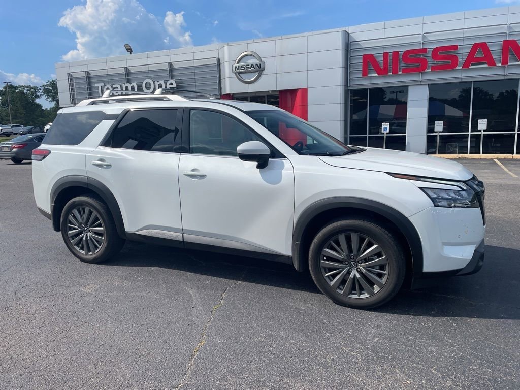 2025 Nissan Pathfinder SL 4WD's photo