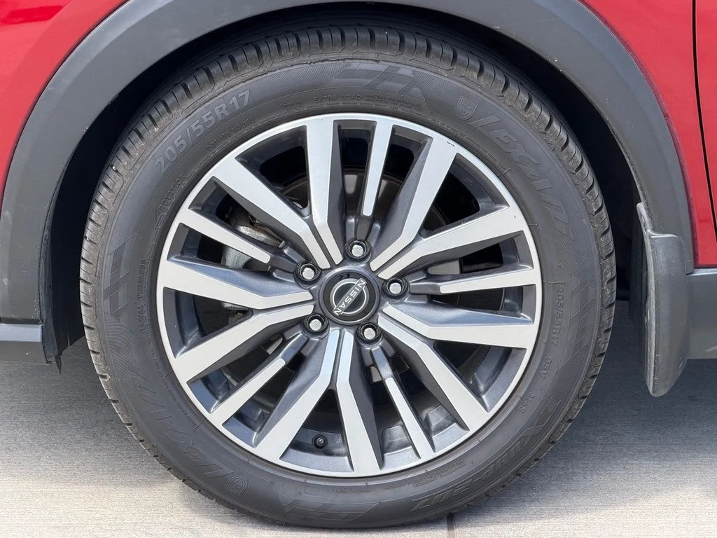 Used 2023 Red Nissan SV image 8