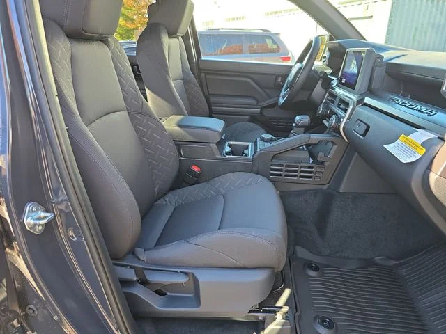 2025 Toyota Tacoma SR5 - Photo 10