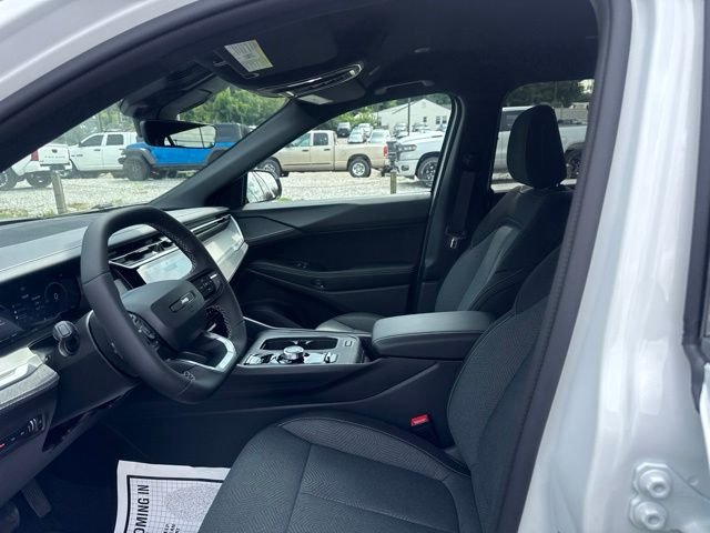 New 2026 Bright White Clear-Coat Exterior Paint Jeep Laredo image 13