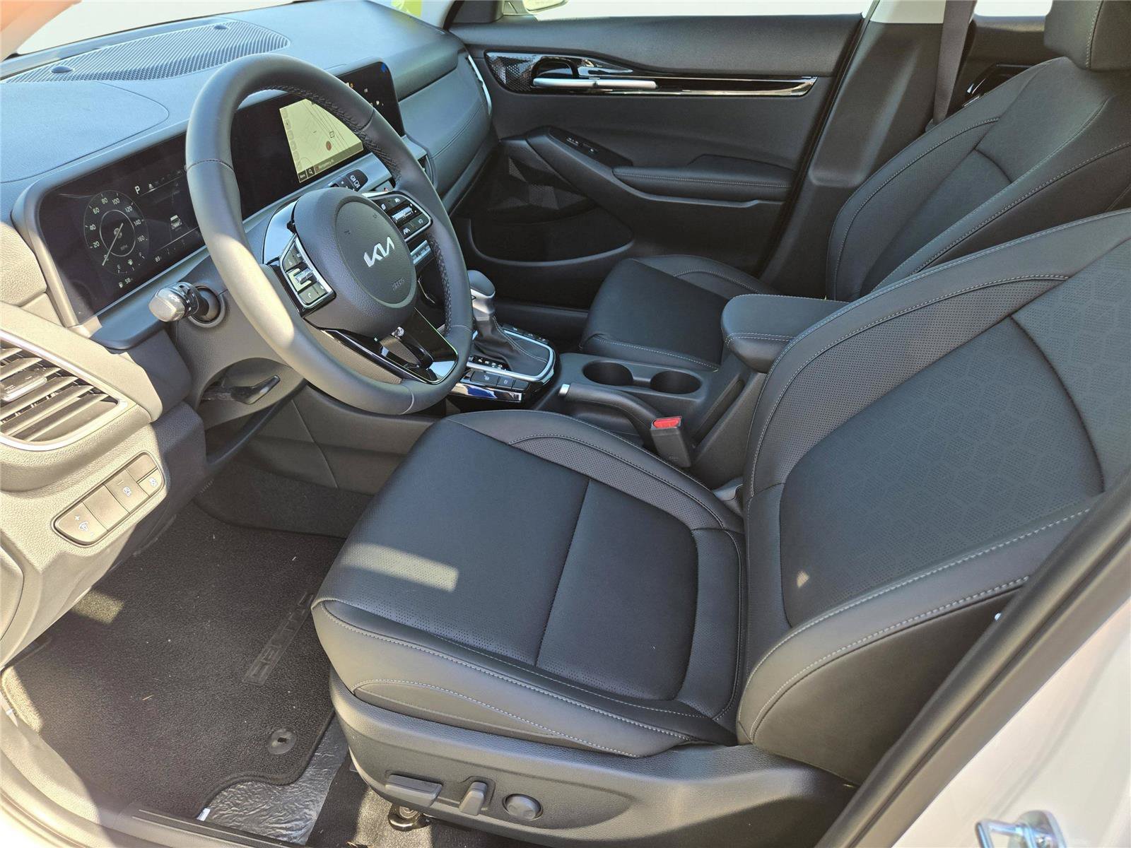 New 2026 Snow White Pearl Kia EX image 16