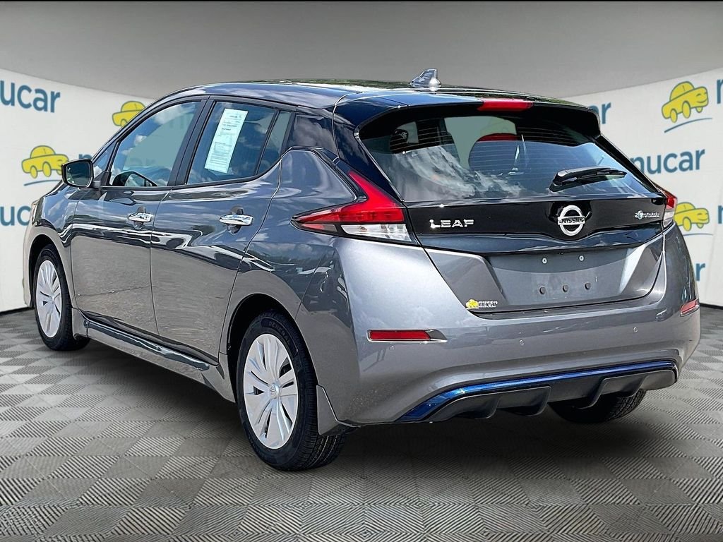 Used 2022 Gun Metallic Nissan S image 4