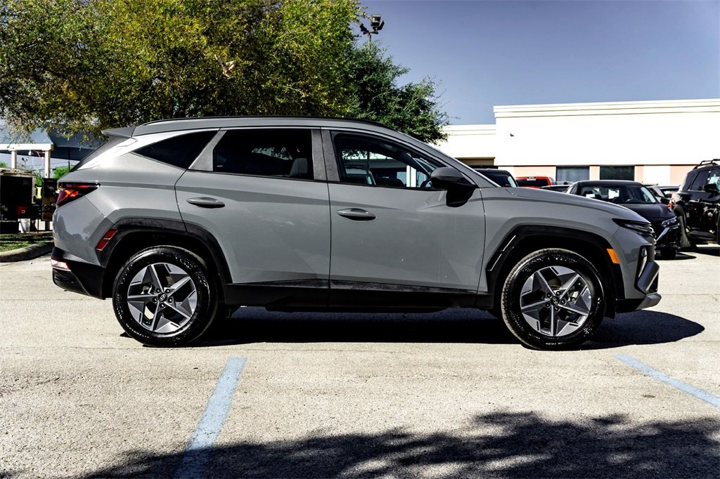 2025 Hyundai Tucson SEL photo 4