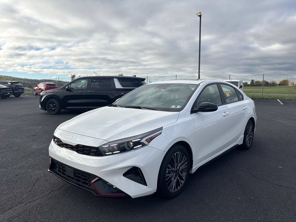 Used 2023 White Kia GT-Line image 7