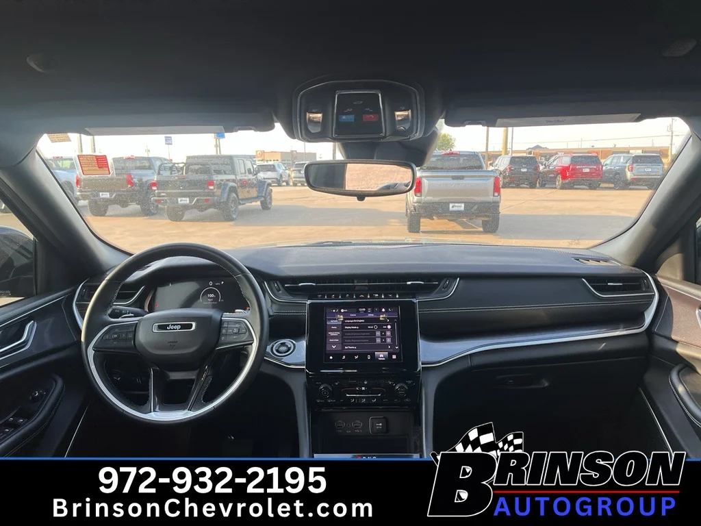 Used 2021 Diamond Black Crystal Pearlcoat Jeep Altitude image 13