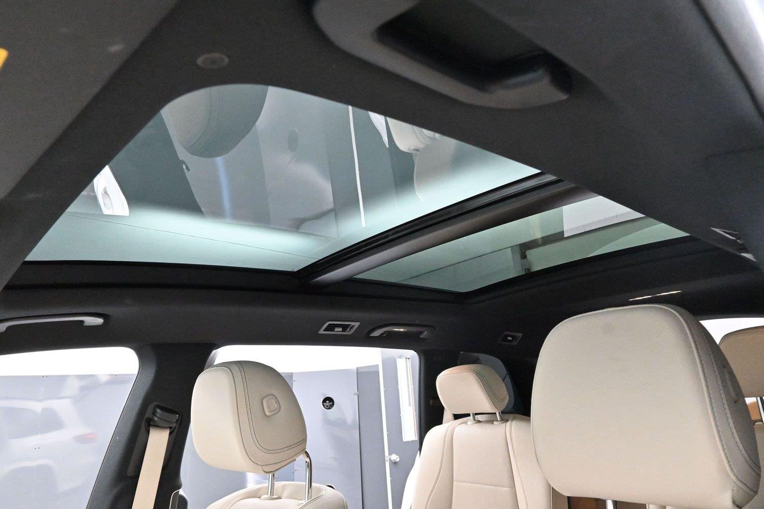 Used 2025 Polar White Mercedes-Benz GLS 450 image 35