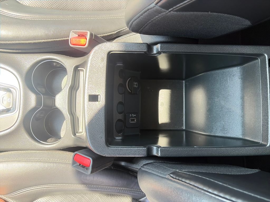 Used 2019 Silver Jeep Limited image 25